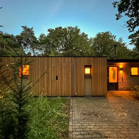 בית נופש In With Hot Tub & Forest, Cleaning Included