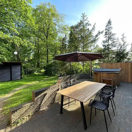בית נופש In With Hot Tub & Forest, Cleaning Included *